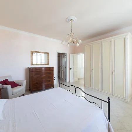La Ripostiera By Barbarhouse Castro (Lecce)